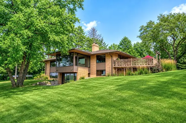 19 Dove Lane, North Oaks, MN 55127