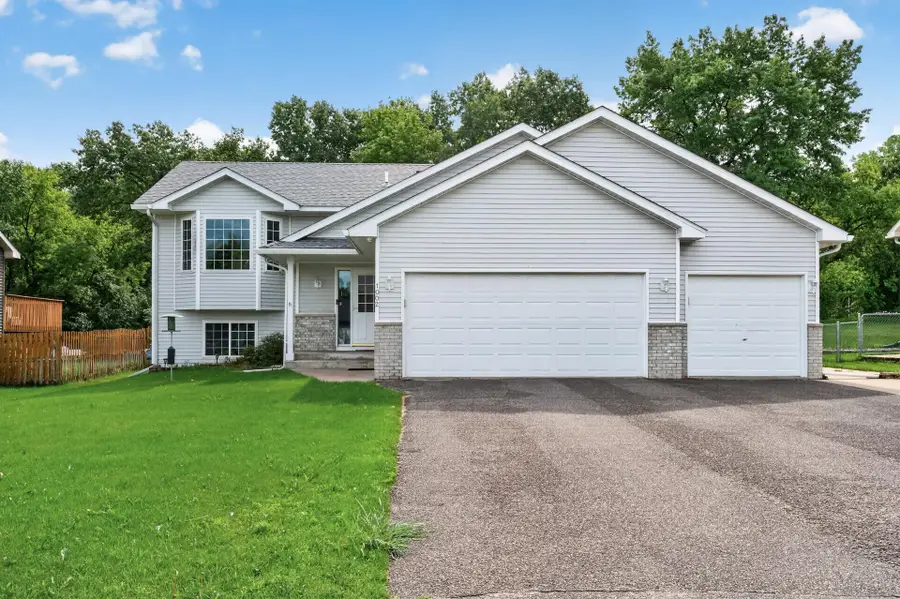 1002 3rd Avenue Sw, Isanti, MN 55040 - #3