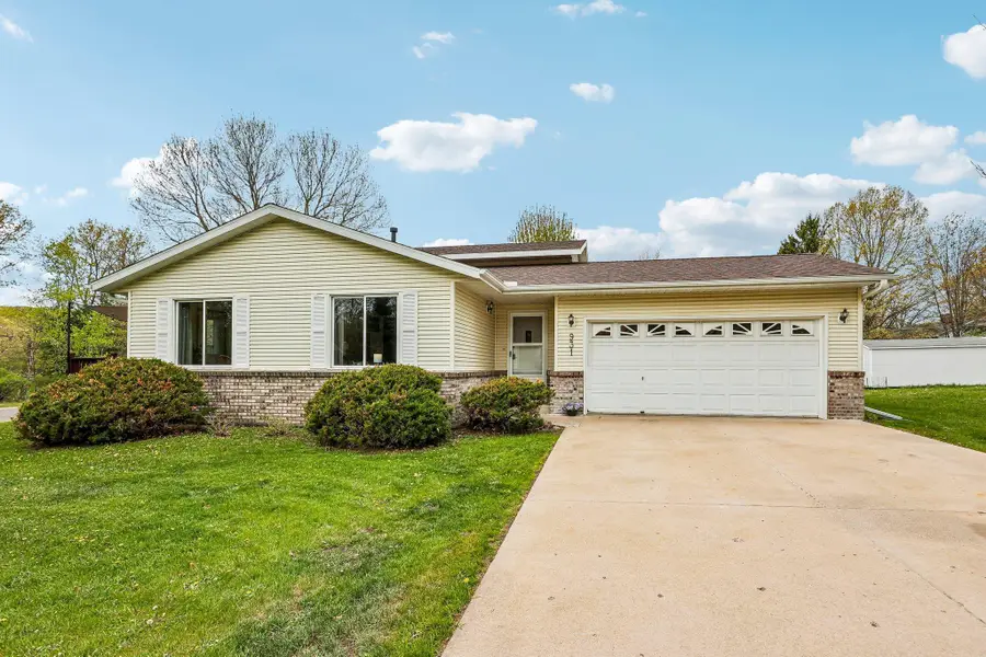 931 Chestnut Street, Taylors Falls, MN 55084 - #3