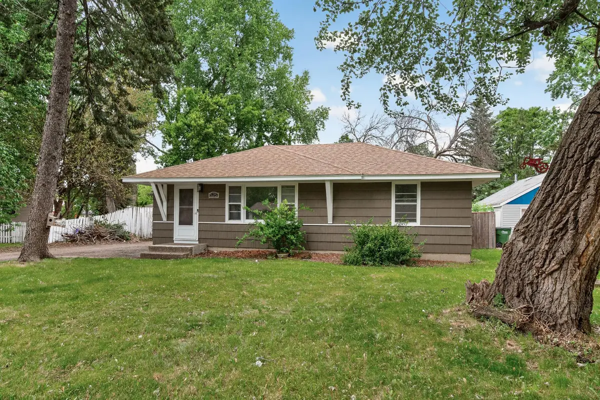 525 79th Avenue Ne, Spring Lake Park, MN 55432 - #1