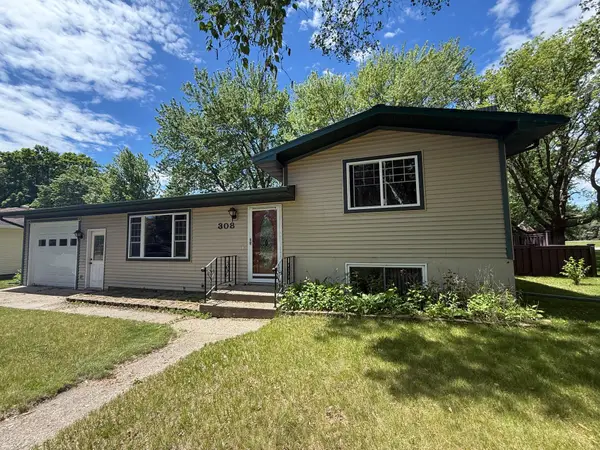 308 Sunset Avenue, Detroit Lakes, MN 56501