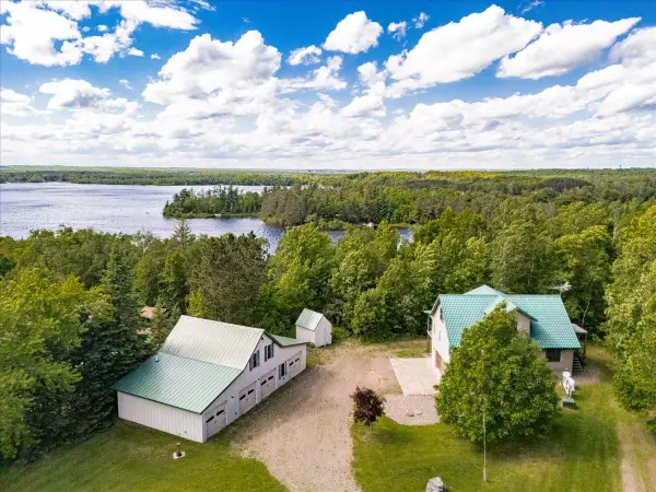 3799 S Lake Road, Moose Lake, MN 55767