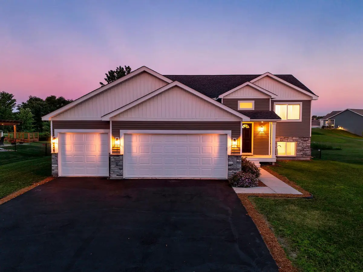 1008 Mulberry Avenue Ne, Montgomery, MN 56069 - #1