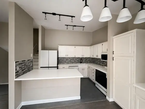9712 Cimarron Circle, Minnetonka, MN 55305