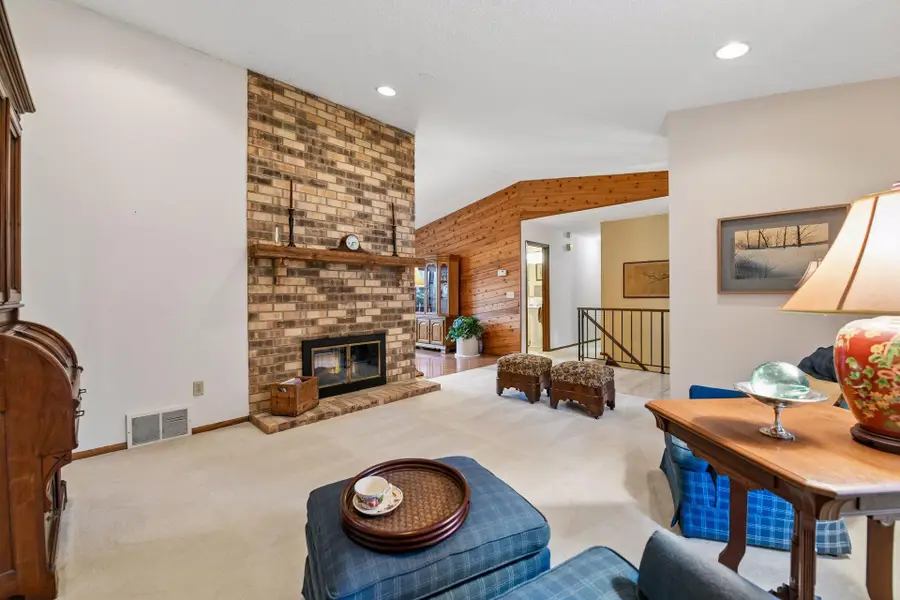 7474 Saratoga Drive, Chanhassen, MN 55317 - #3