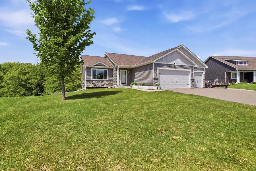 917 Mulberry Avenue Ne, Montgomery, MN 56069 - #3