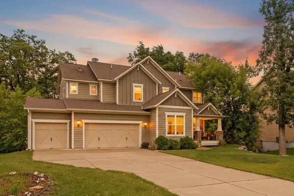 1179 Maple Lane W, Roseville, MN 55113