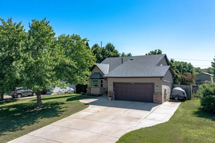 11120 Hampshire Court E, Champlin, MN 55316 - #2
