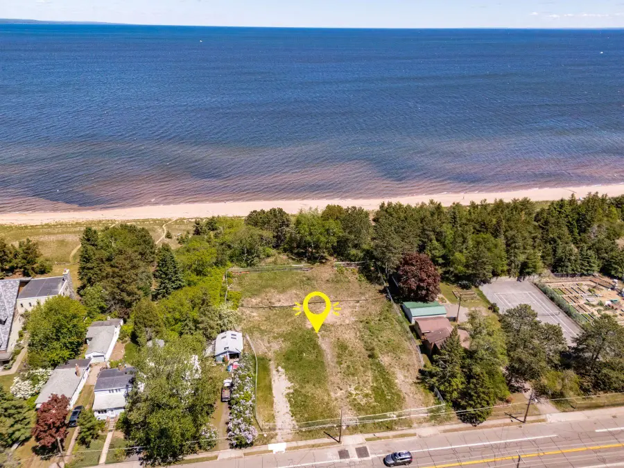 29XX S Lake Avenue, Duluth, MN 55802 - #2