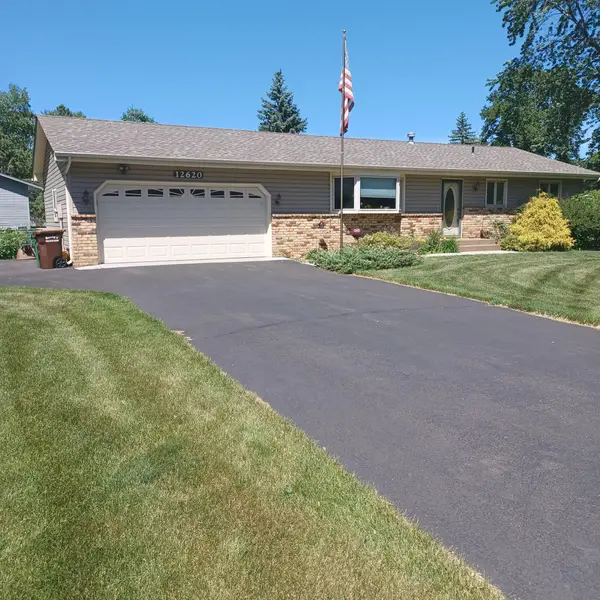 12620 Pineview Trail, Dayton, MN 55327