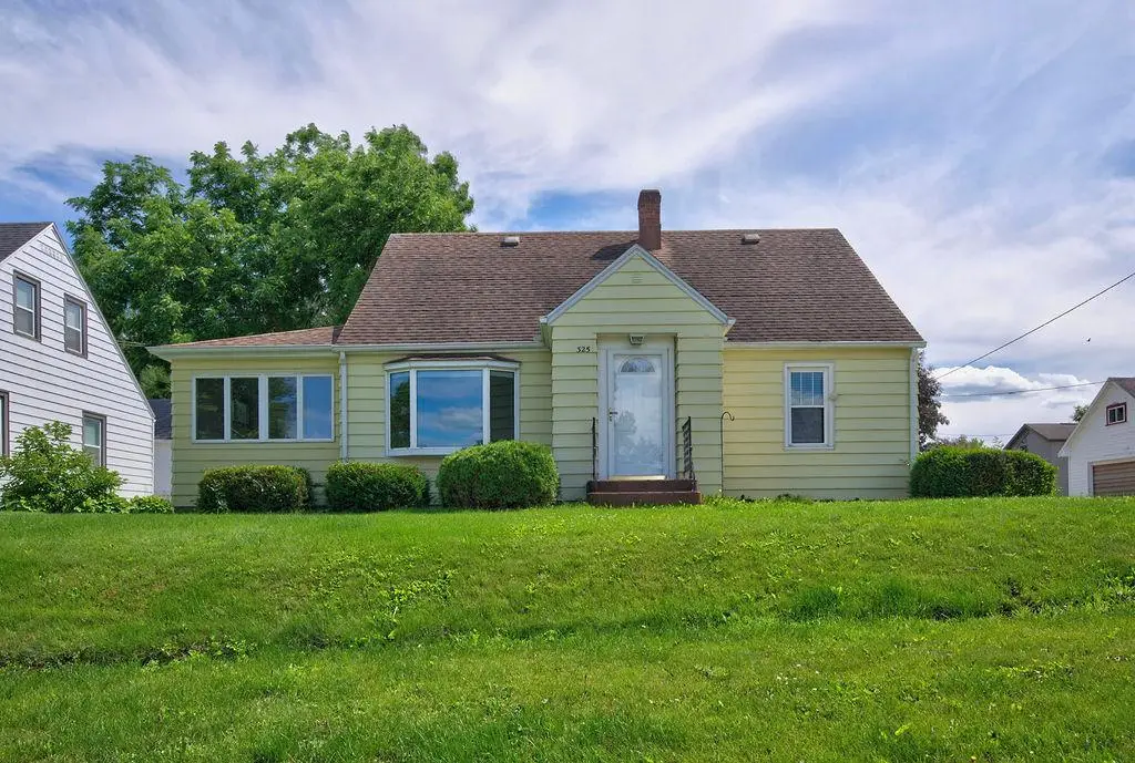 325 South Street W, Caledonia, MN 55921 - #1