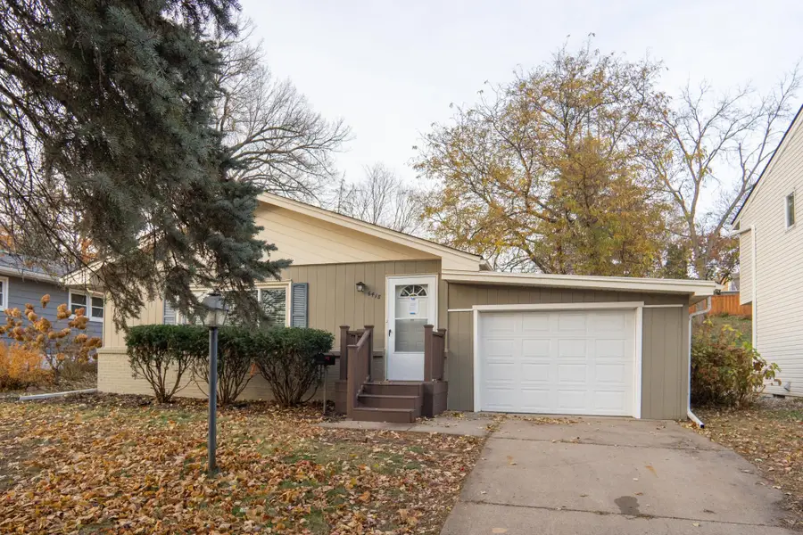 6418 Knoll Street N, Golden Valley, MN 55427 - #2