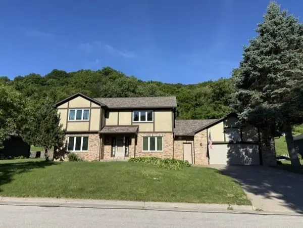 217 Oak Leaf Drive, Winona, MN 55987