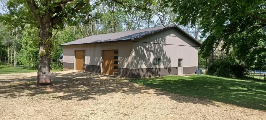 1121 E Laneville Avenue, Durand, WI 54736 - #3