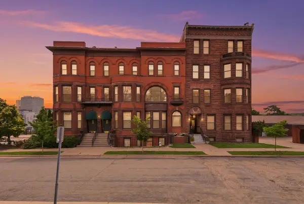 168 College Avenue W #2, Saint Paul, MN 55102