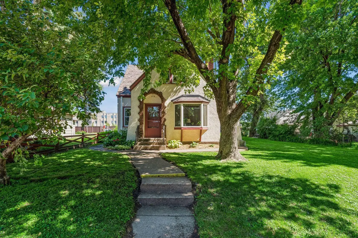 1589 Hollywood Court, Falcon Heights, MN 55108 - #1