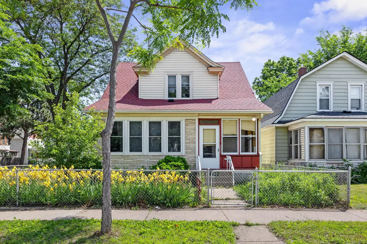 898 Western Avenue N, Saint Paul, MN 55117 - #1