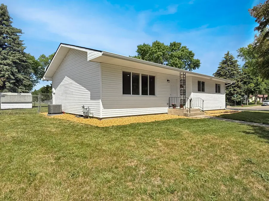 2403 18th Street S, Moorhead, MN 56560 - #2