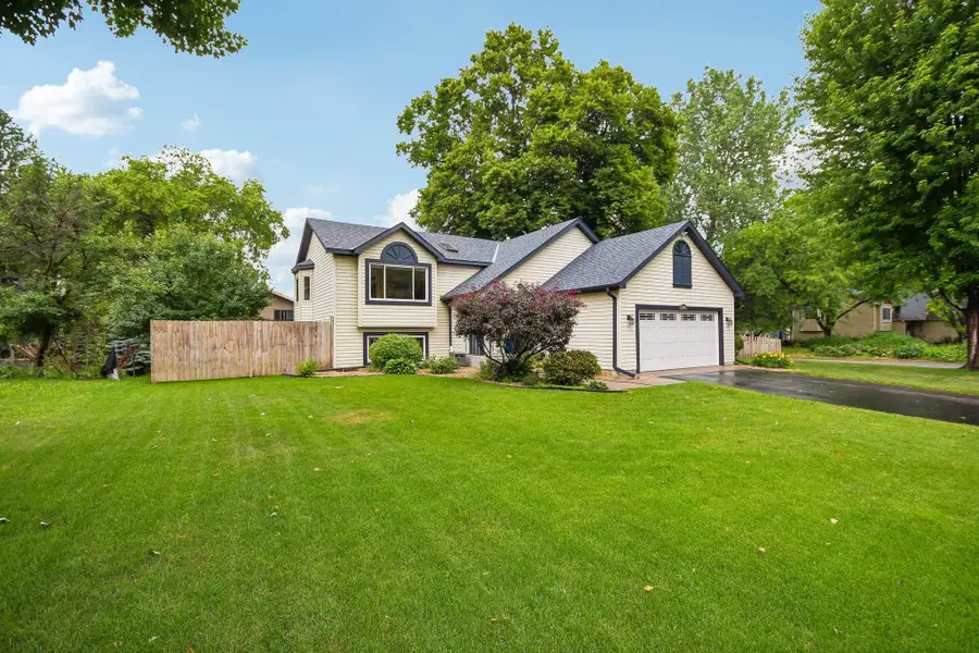 2991 Ontario Road, Little Canada, MN 55117 - #2