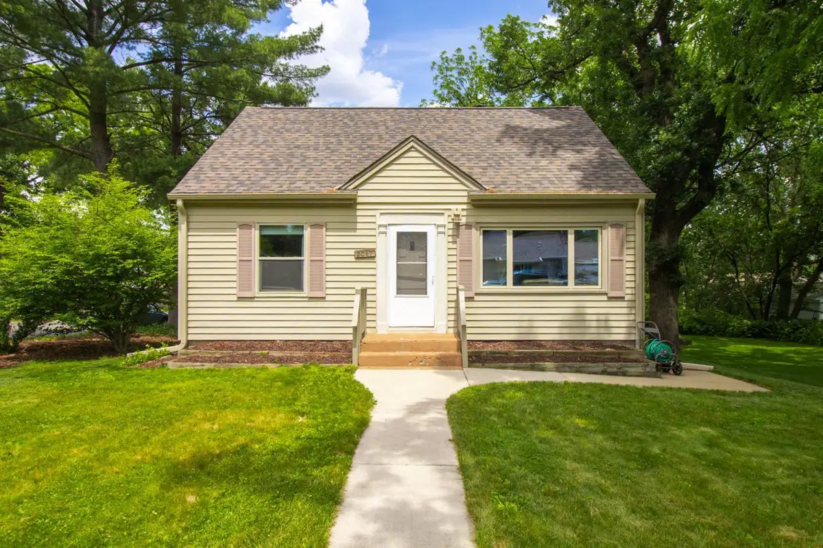 2087 Eldridge Avenue E, North Saint Paul, MN 55109 - #1