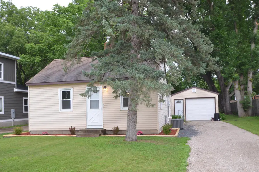 318 N Austin Avenue, Litchfield, MN 55355 - #2