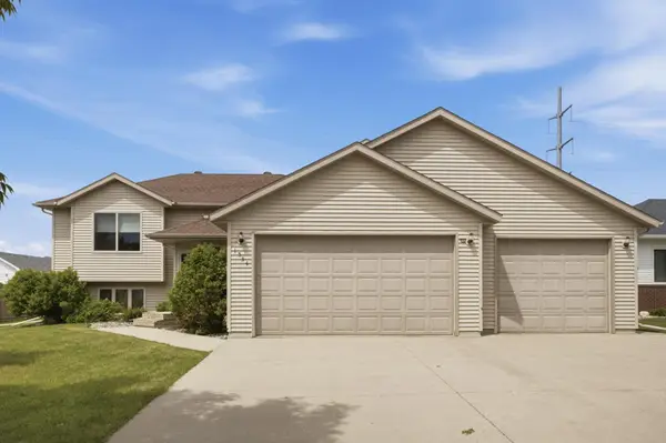 1534 Woodridge Lane, West Fargo, ND 58078