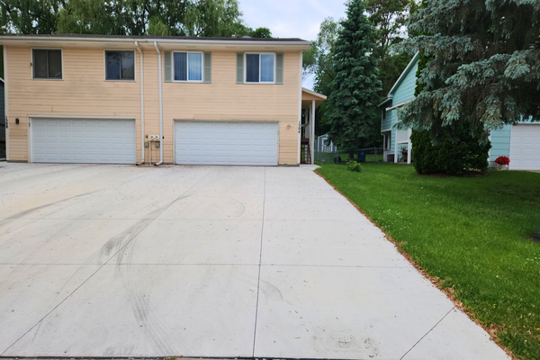 1504 Roundhouse Circle, Shakopee, MN 55379