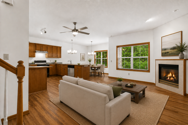 7582 6th Street N, Oakdale, MN 55128