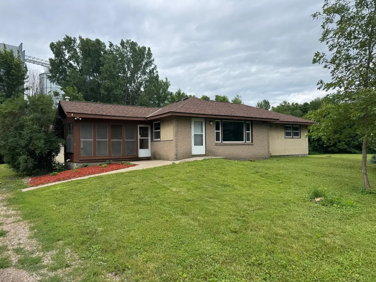 435 W Ottawa Street, Le Center, MN 56057 - #1