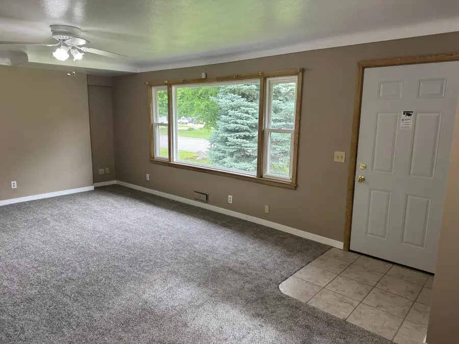 435 W Ottawa Street, Le Center, MN 56057 - #3