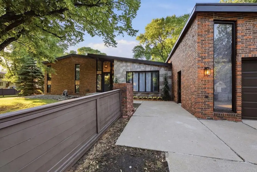 415 14th Avenue N, Fargo, ND 58102 - #2