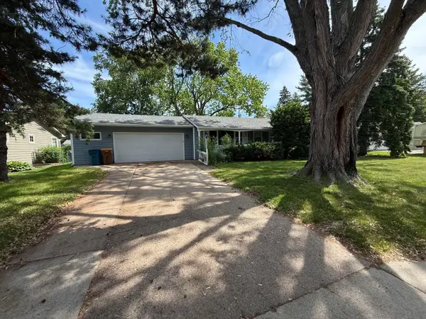 2203 Lakeaires Boulevard, White Bear Lake, MN 55110