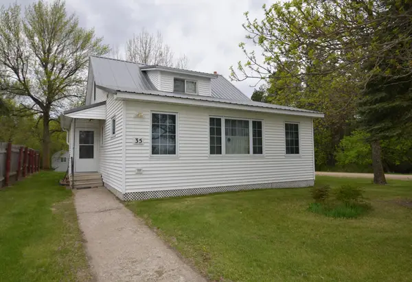 35 Evergreen St, Esmond, ND 58332