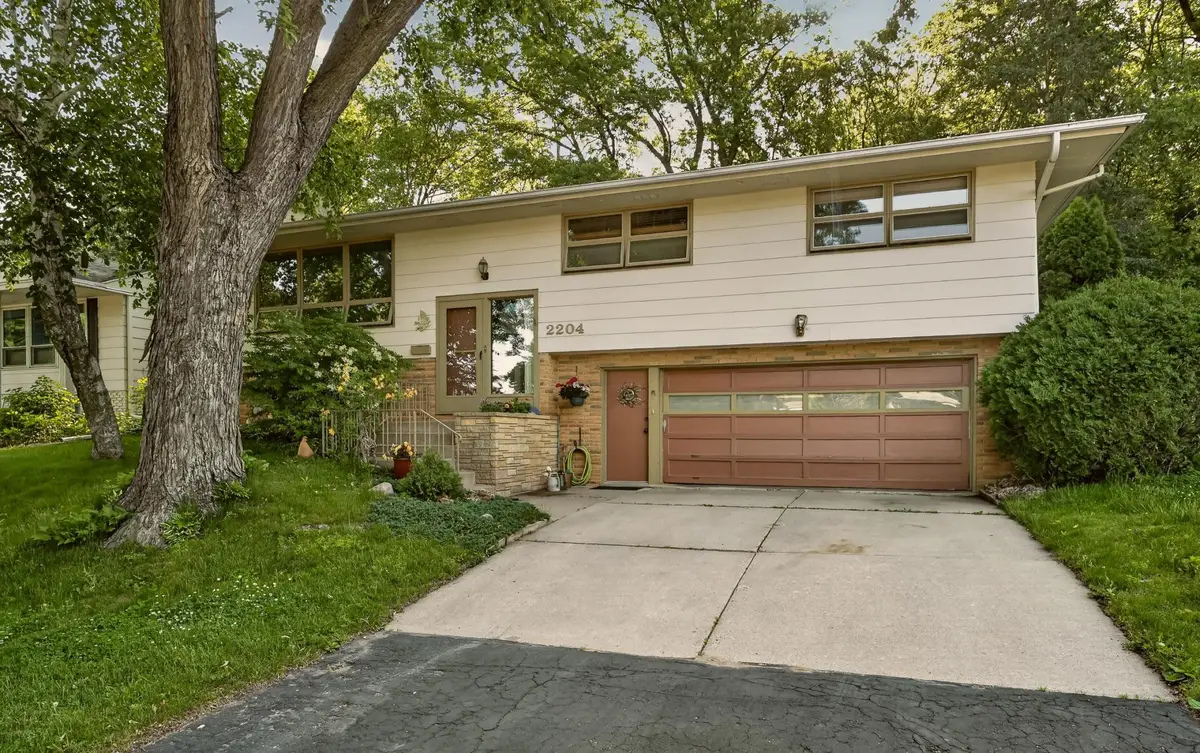 2204 11th Avenue Nw, Rochester, MN 55901 - #1