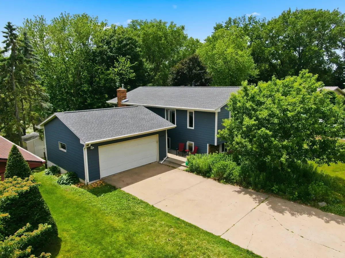 2744 Chisholm Avenue, North Saint Paul, MN 55109 - #1