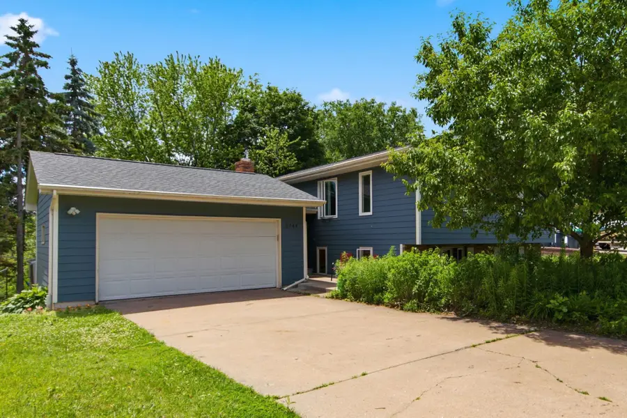 2744 Chisholm Avenue, North Saint Paul, MN 55109 - #2