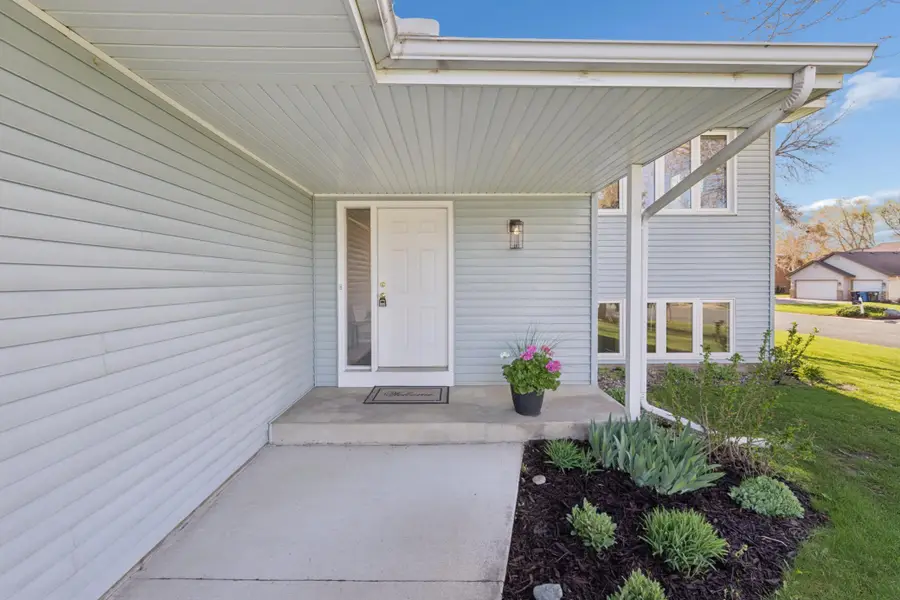 1193 Shawmut Street S, Shakopee, MN 55379 - #3