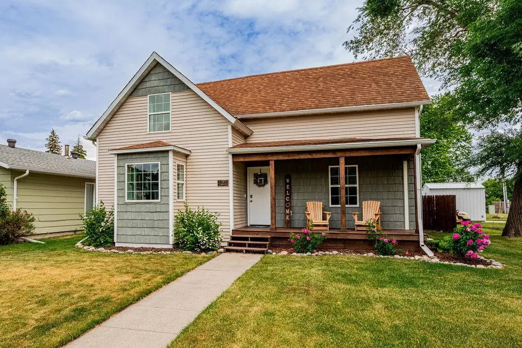 121 5th Avenue N, Casselton, ND 58012 - #1