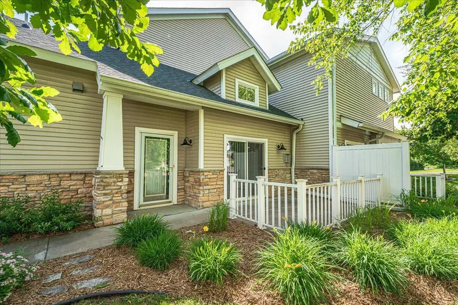 2686 New Century Terrace, Maplewood, MN 55119 - #2