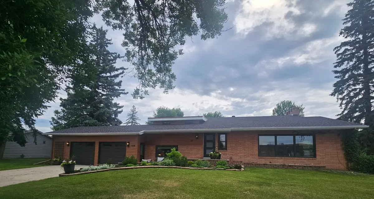 1310 4th Street N, Wahpeton, ND 58075 - #1
