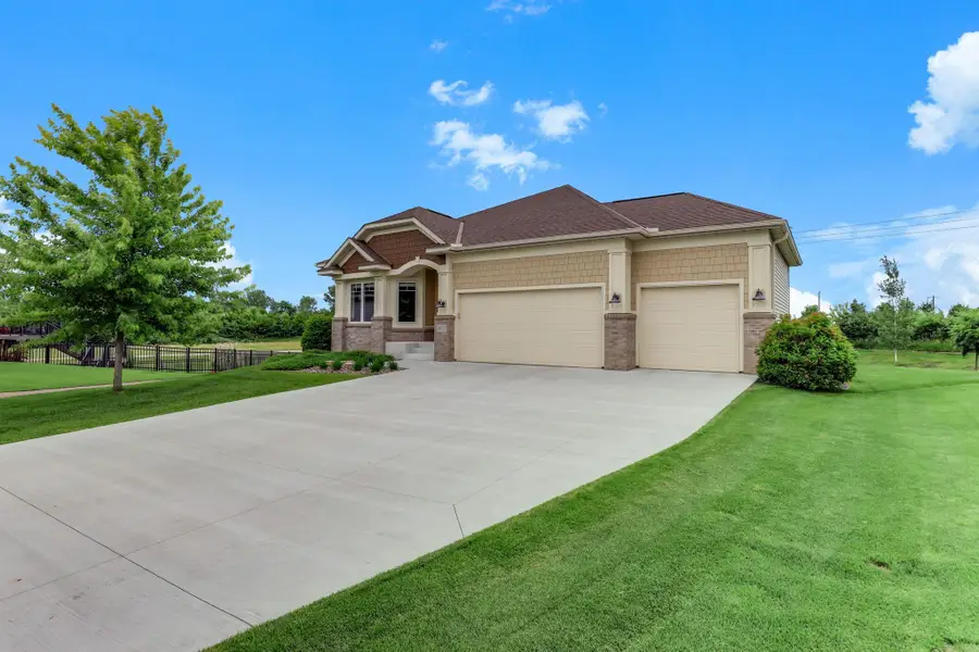 9937 Lower 8th Street N, Lake Elmo, MN 55042 - #2
