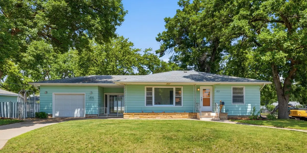 123 Searle Street Ne, Sauk Rapids, MN 56379 - #1