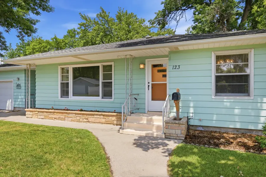 123 Searle Street Ne, Sauk Rapids, MN 56379 - #2