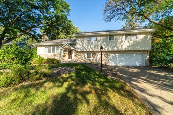 12904 2nd Avenue S, Burnsville, MN 55337