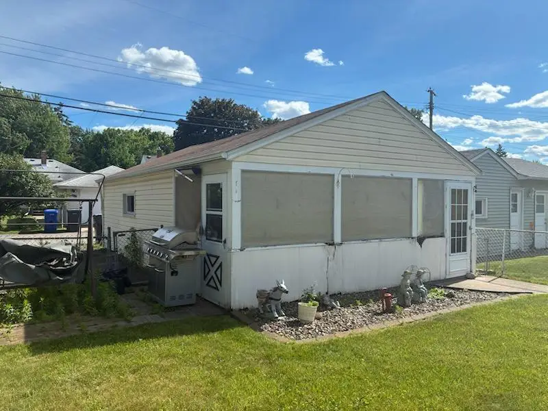1552 Idaho Avenue E, Saint Paul, MN 55106 - #3