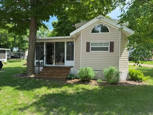 2221 Reubens #22 Lane Sw, Farwell, MN 56327 - #1