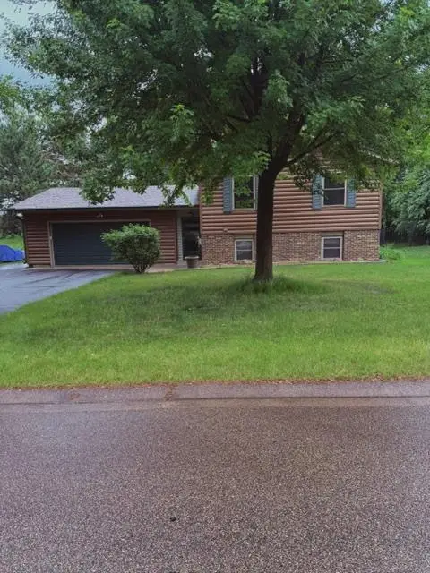 2288 Phylis Court E, Maplewood, MN 55119