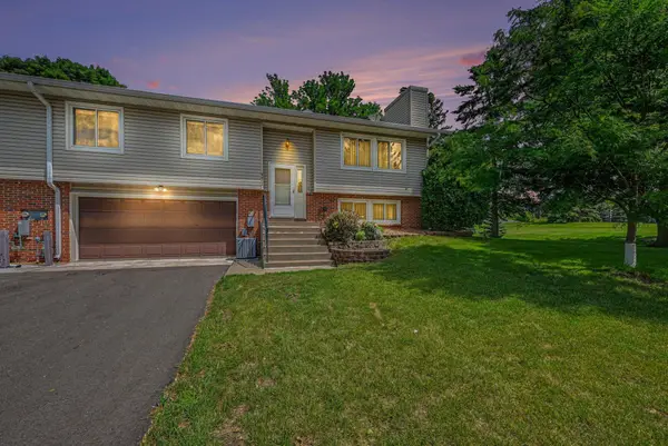 9402 Tyler Street Ne, Blaine, MN 55434