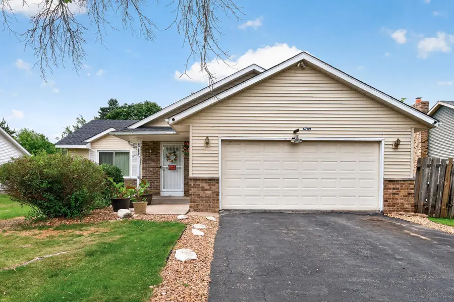 6709 Brunswick Avenue N, Brooklyn Park, MN 55429 - #3