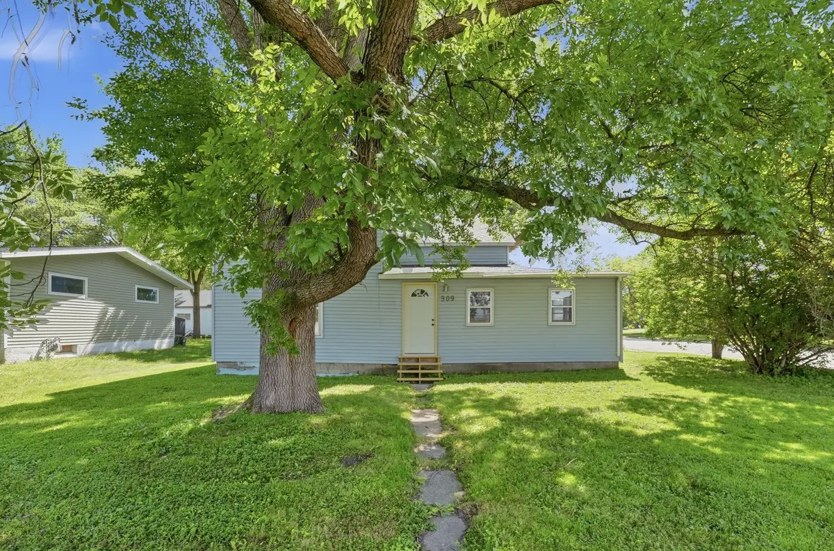 909 14th Street S, Benson, MN 56215 - #1